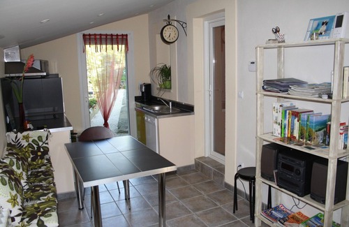 Taillades Cottage | 4pers air-conditioned gite with heated pool at Les Taillades in the Luberon