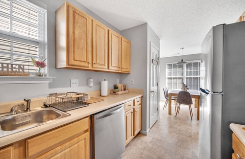 Huntcliff House | 4TVs★3Beds★Fully Stocked Kitchen★Spacious Getaway