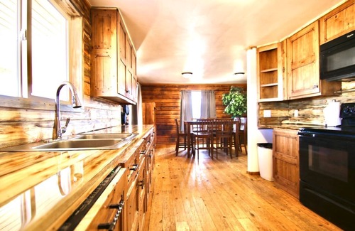 Blanding Cabin | 4x4 Cabin with a Rustic Flavor