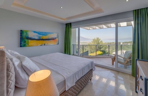 Yavansu Mahallesi Villa | 5+1Villa with Private Pool & Sea view