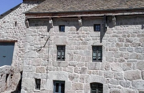 Chastel-Nouvel House | 5/6 person vacation rental in Le Coulagnet