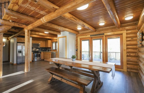 Whites Creek Cabin | 5 Acre Cabin Getaway with Pool, Hot Tub, Fire Pit, & Creek! 8 miles to downtown!