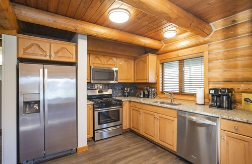 Whites Creek Cabin | 5 Acre Cabin Getaway with Pool, Hot Tub, Fire Pit, & Creek! 8 miles to downtown!