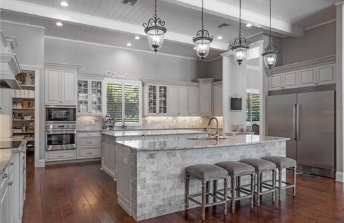 Sanford Villa | 5 Acre Estate Modern Farmhouse