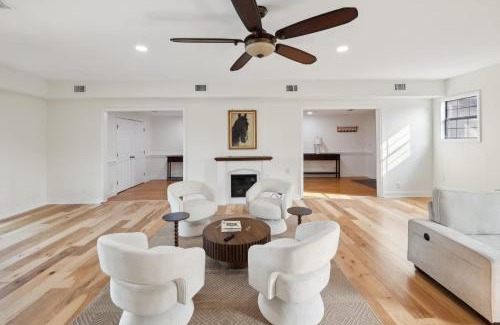 Gracewood House | 5-Acre Retreat Private Pool Outdoor Bar Fishing Pond & Game Room