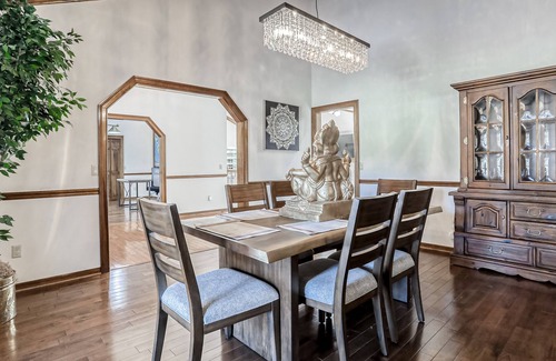 Southside House | 5 Acre Retreat with Game Room, Home Office, Private Pool/Hot Tub/Tennis, & WiFi