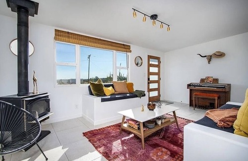 Landers House | 5 Acres + Hammocks Galore, Joshua Tree Escape