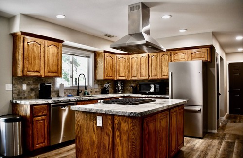 Flagstaff Cabin | 5 Acres - Hot Tub - King Bed Suites - Ping Pong - Pool - 9 Hole Disc Golf
