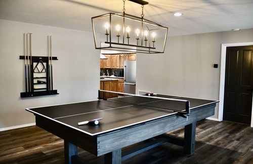 Flagstaff Cabin | 5 Acres - Hot Tub - King Bed Suites - Ping Pong - Pool - 9 Hole Disc Golf