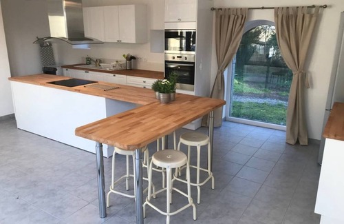 Feugeres House | 5 Acres- PetFriendly- Peaceful Private Yoga Studio