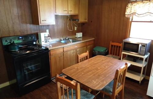 Chestertown Cottage | #5 Adirondack FamilyFriendly Waterfront on LoonLake. Boating,fishing,swimming!