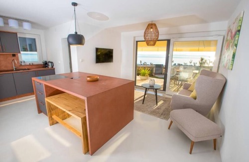 Vir Apartment | 5 Apartment Direkt am Meer-tolle Neue Ausstattung, Free Wifi