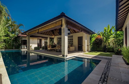 North Legian Villa | 5 Bdr -Last Minute Deal 50%+ OFF!