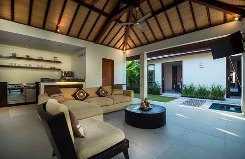 North Legian Villa | 5 Bdr -Last Minute Deal 50%+ OFF!