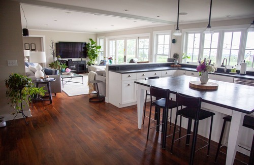 South Burlington House | 5 + Bdrm Home Minutes to Downtown Burlington and UVM Campus