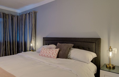 Mission House | 5 bdrm home w/ hot tub, outdoor kitchen, game room