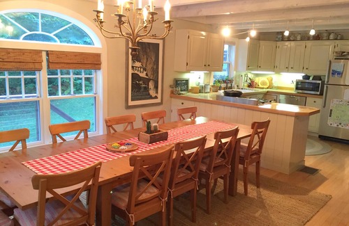 Wilmington House | 5 Bdrm Lakehouse, sleeps 18, private dock, hot tub, 15 minutes to Mount Snow