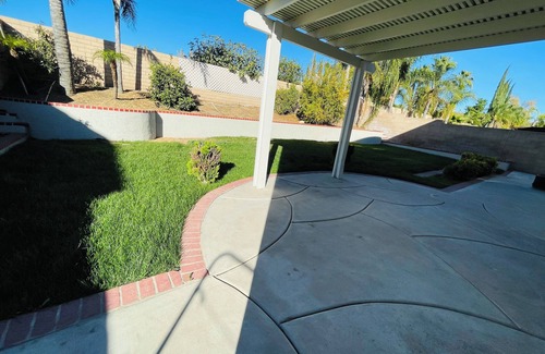 Fontana House | 5 bds large house,Near Airport Ontario Mills,free parking,pets friendly.