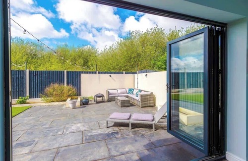 Chester House | 5 bed Luxury Retreat with Spacious Living Spaces