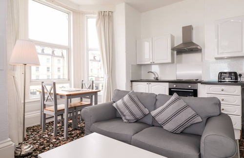 Bridlington Old Town Cottage | 5 BEACH VIEW @ BEACONSFIELD HOUSE in Bridlington