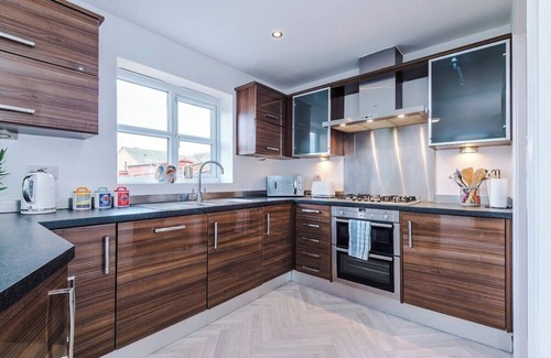 Oldbury House | 5 Bed+2.5 Bath | Contractors+Groups |Free Parking!