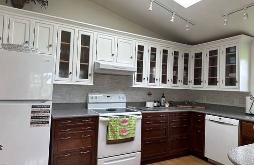 Skaneateles House | 5 Bed/3 Bth Highland Ave