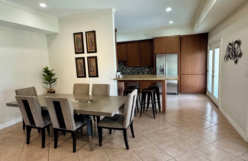 Mission House | 5 bed/4.5 bath family home with office space @ Cimarron. Excellent location!