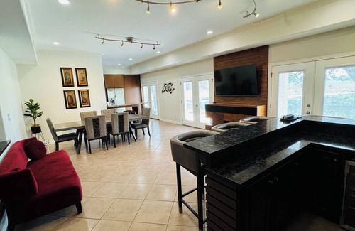 Mission House | 5 bed/4.5 bath family home with office space @ Cimarron. Excellent location!