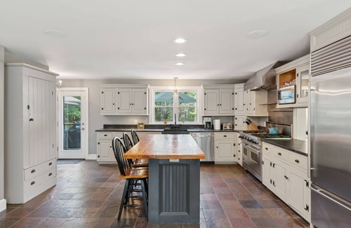 Kennebunk House | 5 Bed, 4.5 Bathroom, In-ground Pool, Gym near Parsons Beach!