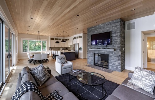 Rosseau Cottage | 5 bed 4 bath cottage on Lake Rosseau