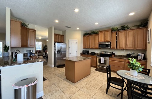 West Haven House | 5 bed/4 Bath Home with Pool/Spa/Games Room - Nr Champions Gate