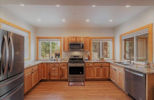 Pla-Vada Woodlands Cabin | 5 bed 5 bath cabin 5 min to the Slopes or Mountain Biking