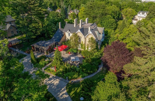 Paris House | 5 bed 6 bath Estate Home in Paris Ontario with a pool, gym and solarium!