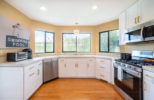 Araby House | 5 Bed Araby Cove Estate Views, Pool, Game Room, Ev