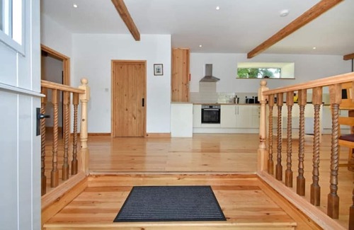 Isle of Thanet House | 5 Bed Barn Conversion - with private hot tub!