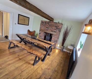 Fishlake House | 5 Bed Cottage Free Parking