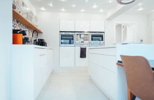 South Woodham Ferrers House | 5 Bed Family Home- Free Parking