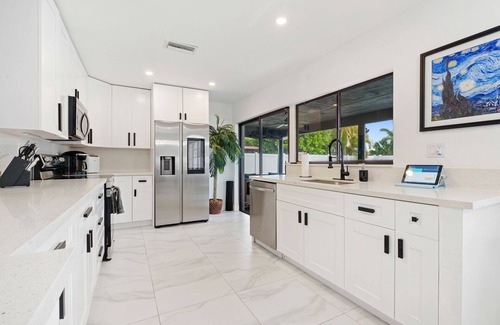 Boca Raton House | 5 bed heated salt pool and spa in West Boca Raton