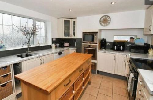 Boston House | 5 Bed House in Boston Lincolnshire- Sleeps 13