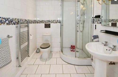 Boston House | 5 Bed House in Boston Lincolnshire- Sleeps 13