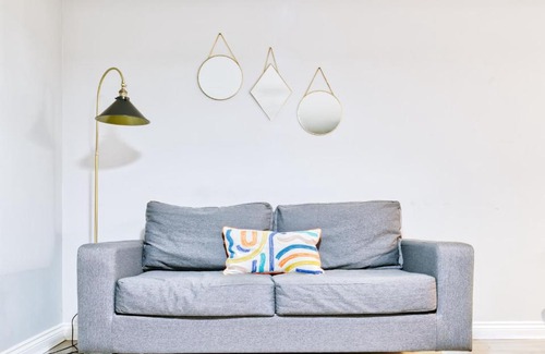 Hucclecote House | 5 Bed House in Gloucester