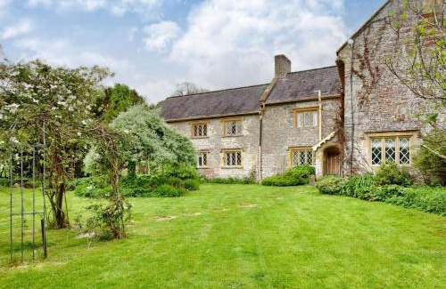 Pulham House | 5 Bed in Minterne Magna 87050