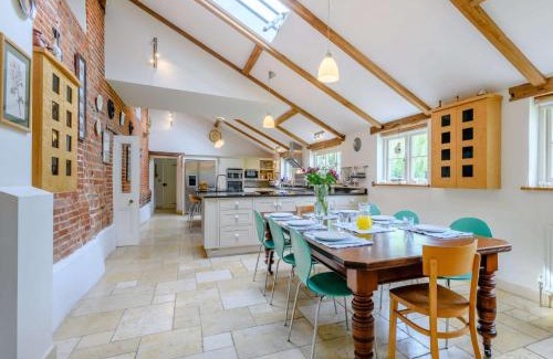 North Walsham House | 5 Bed in Nr Aylsham KT090