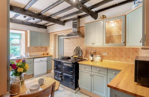 Hawes House | 5 Bed in Snaizeholme oc-w32200