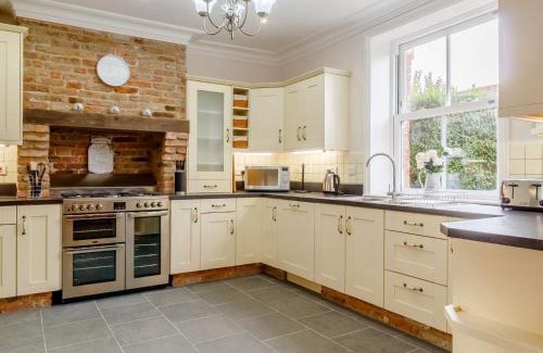 Wisbech House | 5 Bed in Wisbech 90134