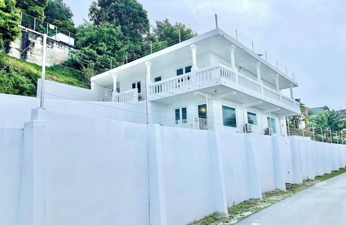 Camino Nuevo House | 5 Bed Ocean View w private Pool one of best beaches less than 1.1 mile from Home