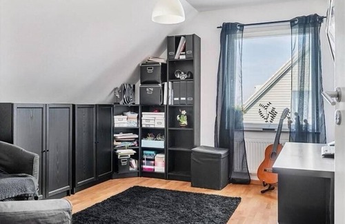 Soder House | 5-Bed-Rooms House with Jacuzzi, Free Parking, and 2 Toilets-Bath in Malmö
