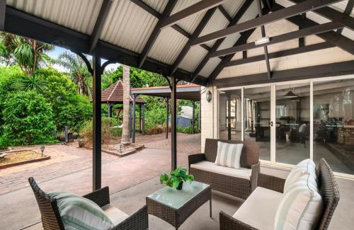 Croydon House | 5-Bed Secret Garden House