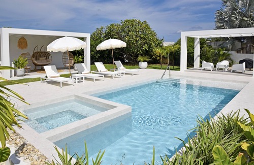 Diamond Valley Villa | 🌴 5 Bed Villa, Ocean View , Pool with Jacuzzi, Near Crane beach🌴