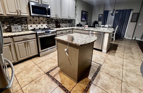 Yuba City House | 5 bedroom 3 bathroom 30 mins from Sacramento